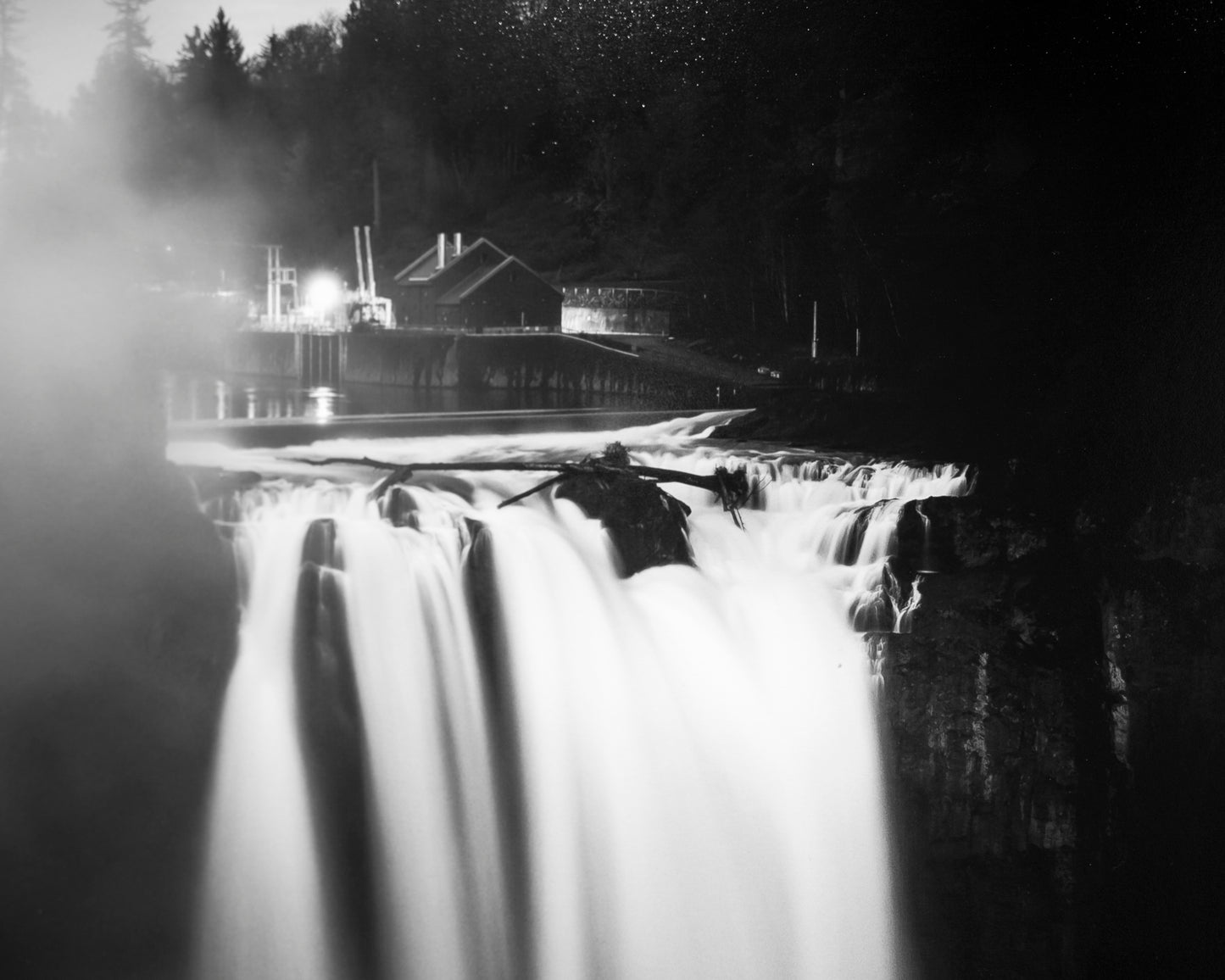 Salish Lodge in the Mist above Snoqualmie Falls: 15x20 Limited Print